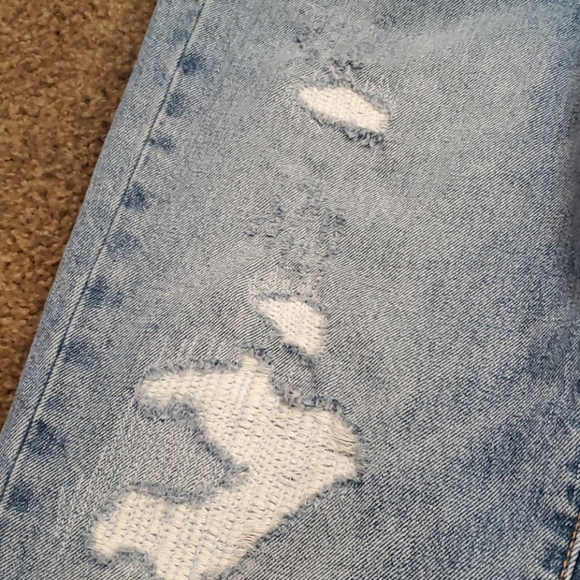 541 Levi's "Ripped" - Picture 3 of 13